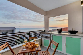 Lux app Caruso with hot tube and amazing sea view